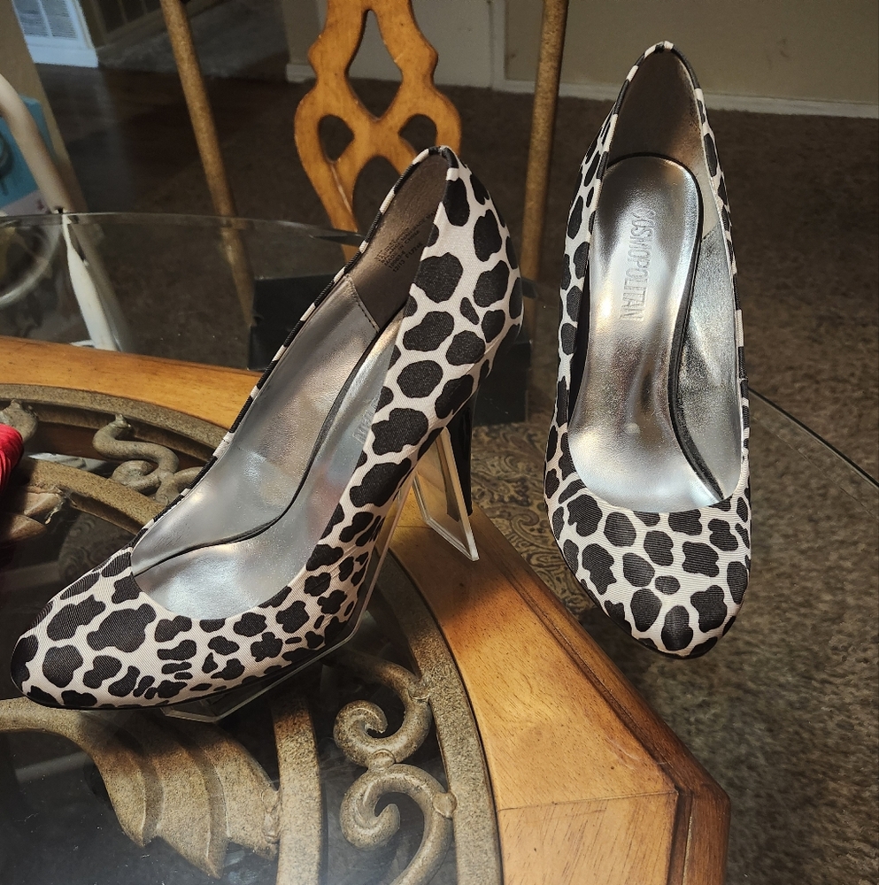 Cosmopotlitan dress shoes 9.5M (B) black and white leopard